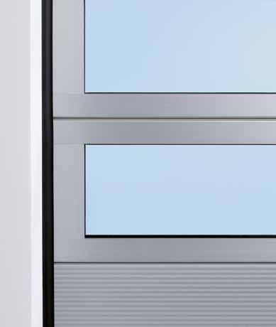 Toimitettavien ovien värinä on vakiovarusteena valkoalumiini (RAL 9006). Oven ulkopuolella on hienostunut Micrograin-pinta, sisäpuolelta lamellit on Stucco-kuvioitu.