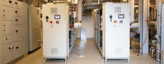 Joensuun Veden lämmöntalteenotto jätevedestä Kuhasalon jätevedenpuhdistamolle on kaksi lämpöpumppua, joiden yhteisteho on 800 kw Puhdistettu jätevesi on säistä riippuen 8-14 asteista, ja siitä