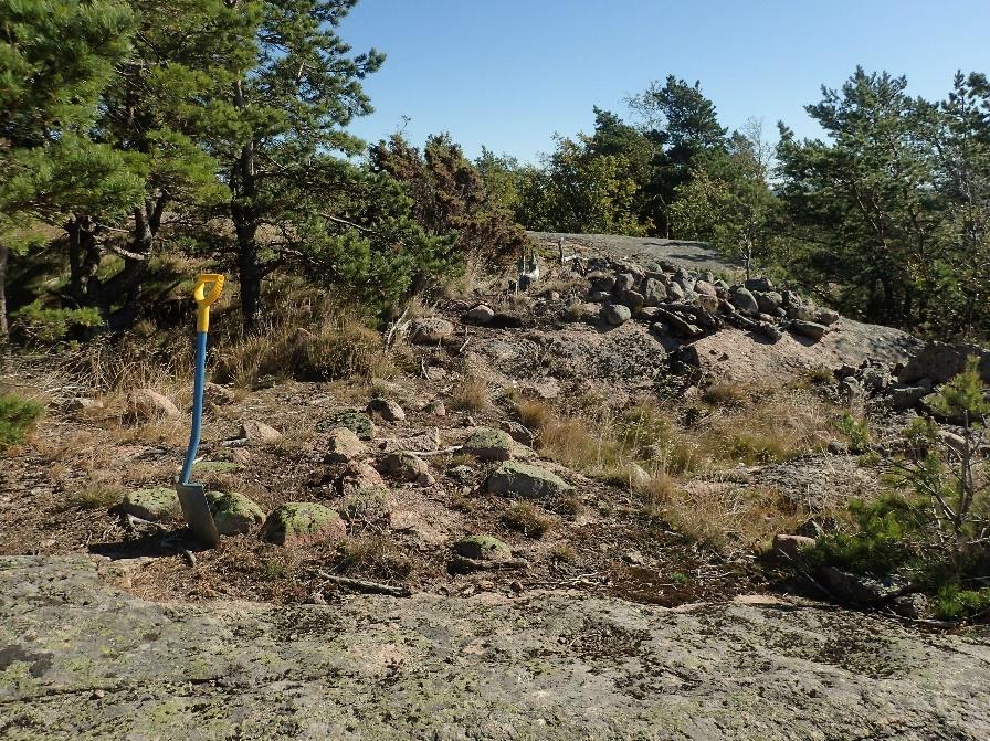 Kohteen Rankki 1 sisällä olevat pisteet osoittavat rautakoukkujen kohdan (läntisin piste), betonirakennuksen paikan (eteläisin piste) sekä valonheittimen