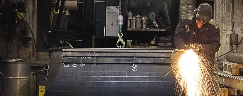KÄÄNNETTÄVÄT PIKAKIINNIKKEET 16 SMP Parts kehittää, valmistaa ja myy laadukkaita työlaitteita 1 90 tonnin painoisiin kaivukoneisiin ja pyöräkuormaajiin.