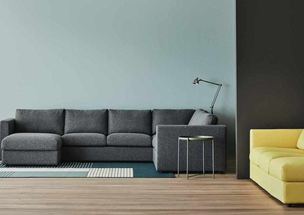 HUHTIKUU 2017 / 16 VIMLE-SOHVASASARJA VIMLE-sohvan voi kustomoida niin, että siitä saa todella pitkäaikaisen suosikkisohvan. Valittavana on sohvalle tarpeisiin ja kotiin sopiva koko ja muoto.