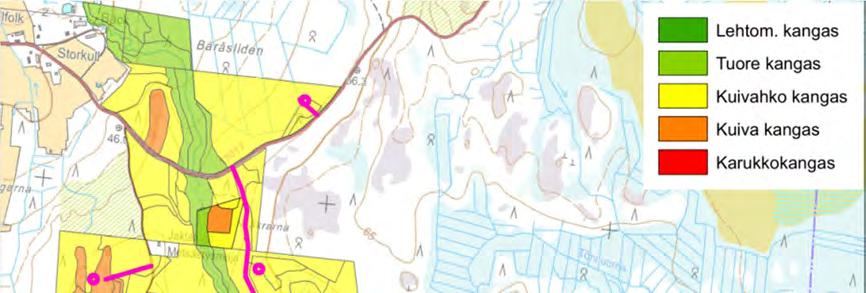 3 2. KASVILLISUUS JA LUONTOTYYPIT 2.1 Menetelmät Voimaloiden ja huoltoteiden rakentamisalueiden luontotyyppien ominaispiirteet käytiin läpi maastokäynnein kevään ja kesän 2011 aikana.