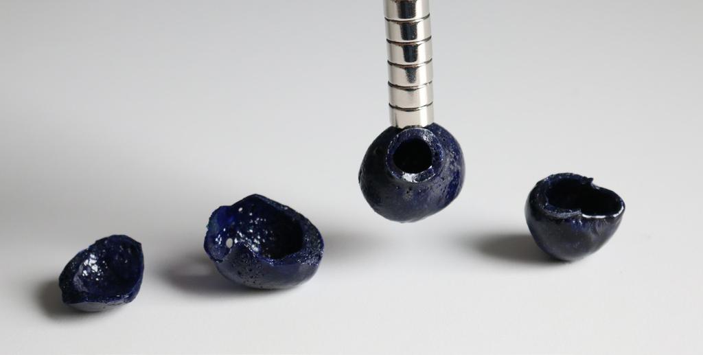 ilmaan neodyymimagneeteilla.