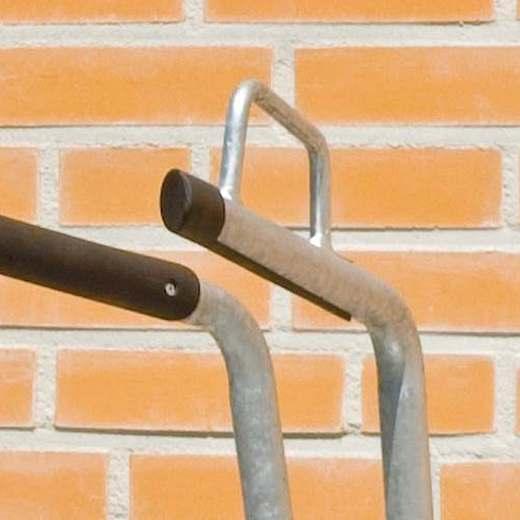 - Saatavana galvanoituna tai lähes mihin tahansa RA L - väriin maalattuna.