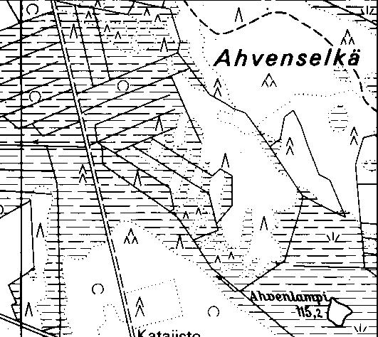 jäännöksiä sisältävän turpeen osuus on 18 % ja varpuainesta sisältävän 9 % Yleisimmät turvelajit ovat rahkasaraturve (45 %) ja sararahkaturve (27 %) Reuna-alueilla turve on yleensä