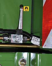 16 /BA/Erstinbetriebnahme/Ladewagen/Fahrhöhe einstellen/tridemaggregat mit hydraulischem AussgleichMaß X+140 einstellen / Absperrhähne 1 bis 3 öffnen TX @ 386\mod_1444907357661_71.
