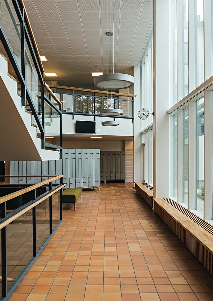 Korkeat hyötysuhteet ja erilaiset valonjakovaihtoehdot tuovat ratkaisun valaistustarpeisiin eri