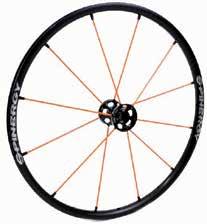 FA620/25-SPIN12B 359,00 25 ½ 46 Musta Hopea FA630/25-SPIN12 379,00 26 ½ 46 Musta Musta FA670/25-SPIN12 389,00 SPINERGY Spox Laakeri 9R8RS 18 hiilikuitupinnaa paino vain 721 g tuplapohjavanne CNC