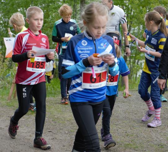 10 12 vuotias on seikkailija Lapsi osaa ja taitaa. Hän nauttii harrastuksistaan.