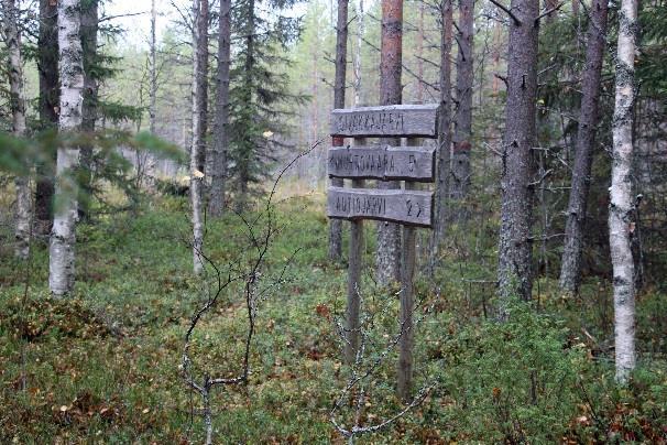 mutta etelämmässä polku ei ole merkitty, perussuunta