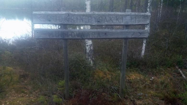 Sen kesällä heinittyessä polku saattaa erottua huonosti, mutta polkujuoksua varten on