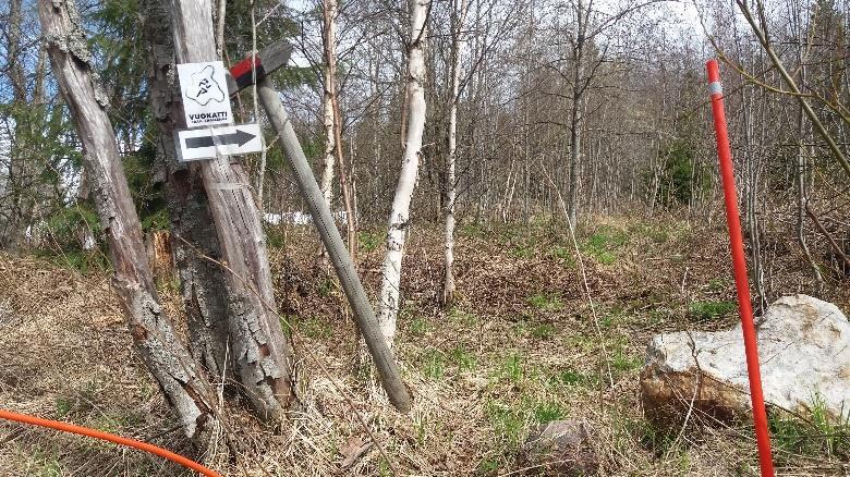 luhistumaisillaan oleva Talonpojan taival -viitta.