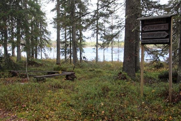 kaksi oranssipäistä tolppaa, muuttuu 60m