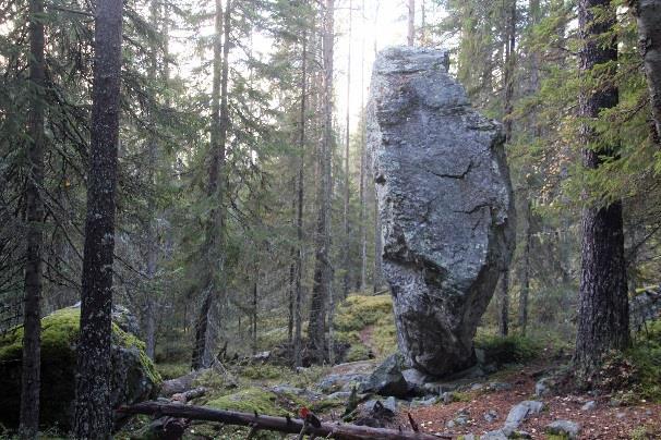 Yhtään merkkiä ei ole näkyvissä, penkassa on vain pieni kuluma ja