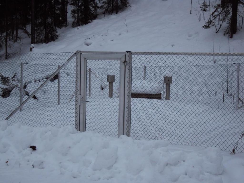 25 jonka omistaa kunta. Hirvensalmen Vesi Oy vastaa Hirvensalmen taajama-alueella, Urmaslahden alueella ja Vilkonharju Otava välin veden jakelusta ja jätevesiviemäröinnistä.