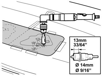 Vaihda reikäsahan keskiterä Ø5 mm (13/64") terään. Reikä keskiterän pitimessä on suurempi kuin terän läpimitta. Laita tästä syystä teippiä terän pään ympärille, jotta se pysyy tukevasti reiässä.