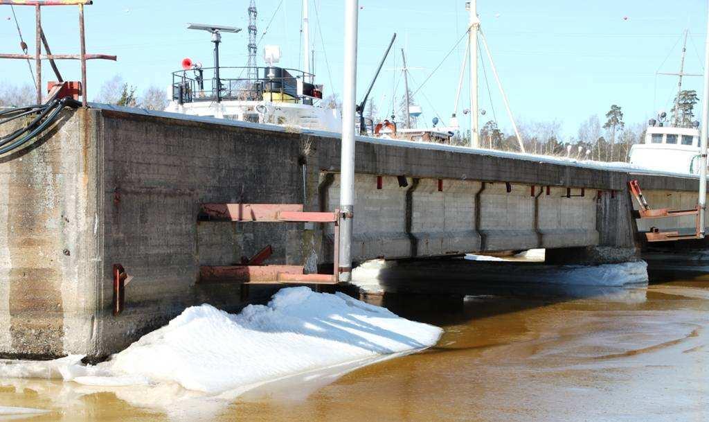Kipparlahden laivalaiturin muuttaminen asuntolaivatoimintaan 22 (24) Kuva 32. Luonnos laivalaiturin valaistuksen ja sähköpisteiden sijoituksesta. 3.8 Jätepiste ja varastotilat Kuva 33.