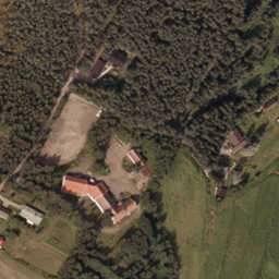 - Heikkilänkankaan kenttä osoitteessa Kyytipojankuja (kentän koko 2 400 m 2 ) (laatuluokka 3 ympäri vuoden), kivituhkakenttä, pallokenttänä kesällä, luistelukenttänä talvella, ympärillä oleva