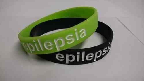 Epilepsia lukuina Epilepsiaa sairastaa yli 0 000 henkilöä * Eli noin 1 % väestöstä Epilepsiaa sairastavia lapsia noin 5 000 Vuosittain 3 000 uutta epilepsiadiagnoosia Noin 10 000
