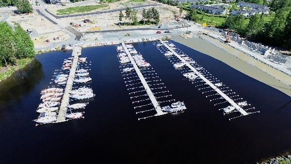 4.11. Tampere Tampereella on 22 satamaa, joista pienimissä on yksi laituri ja siinä kymmenkunta venepaikkaa. Suurimmassa satamassa, Naistenlahdessa on lähes 700 venepaikkaa.