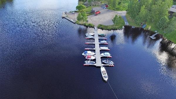 satamaluokka IV järvialue: Kyrösjärvi uusi laituri, 3 x 16 m, asennettu 30.5.2017, toinen puoli risteilijälle (ent.