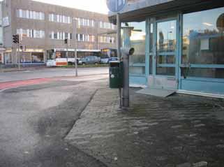 Kiinteistö erotettu kadusta