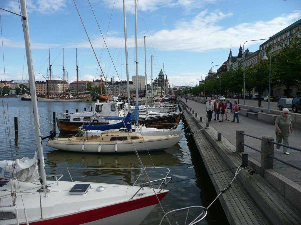 FCG Finnish Consulting Group Oy Pohja- ja rantarakennesuunnitelma 14(14) Kuva 10. Laiturimuureja kiertää puinen boardwalk. 6.
