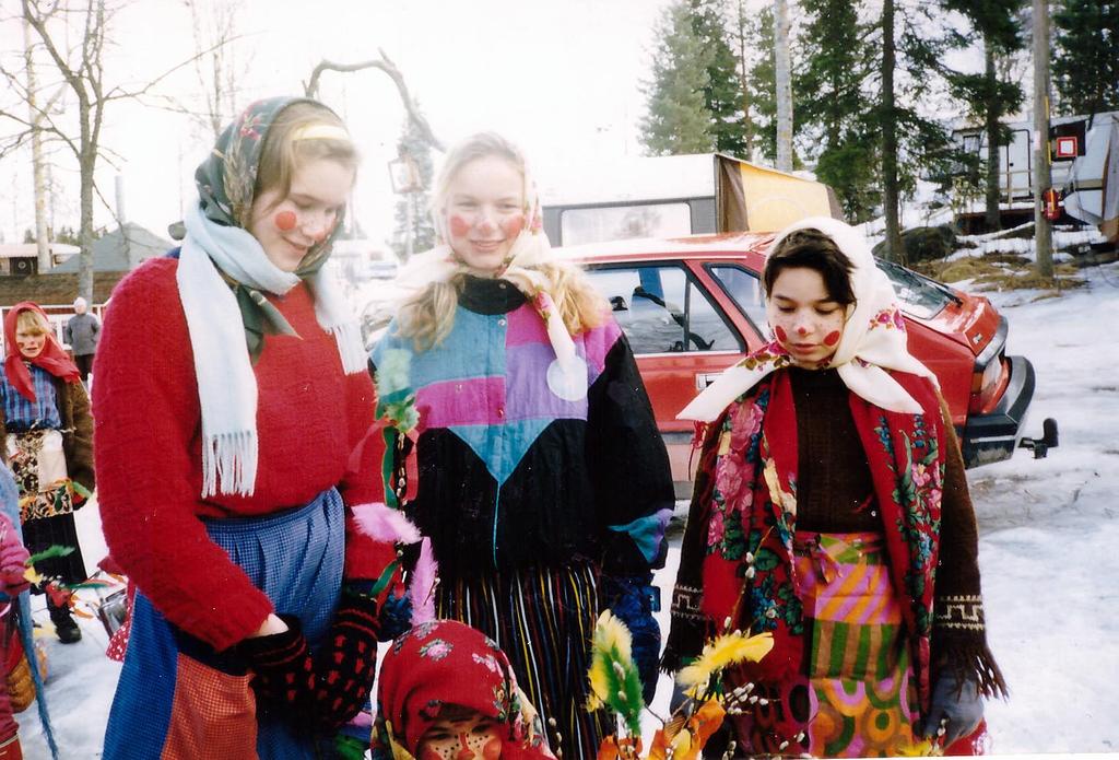 Vuoden 1991 pääsiäisenä oltiin näin värikkäitä.