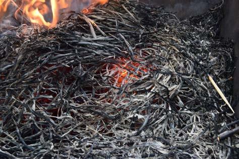 teollisuuden sivutuotteita, kuten metsäteollisuuden kuitulietteitä. Niihin voidaan lisätä muitakin aineita kuten kalkkia tehostamaan maanparannusvaikutusta.