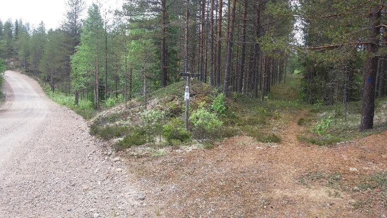hiekkatietä / Matokorventietä vasemmalle, seuraavasta