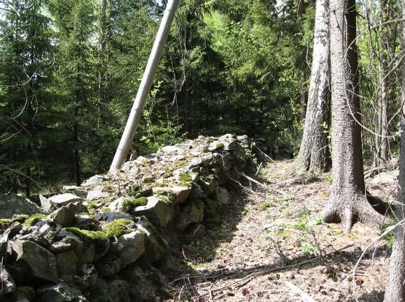 Peräpellon pohjoispuolelle on vanha asuinpaikka (Muu kohde