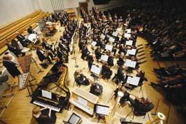 Nielsen Williams Brahms v Helsingin kaupunginorkesteri toimintakertomus 2009 Konserttitilasto 2009 KONSERTIT 2009 KPL MYYTY VAPAAL MUUT YHTEENSÄ Helsingin kaupunginorkesterin konsertit
