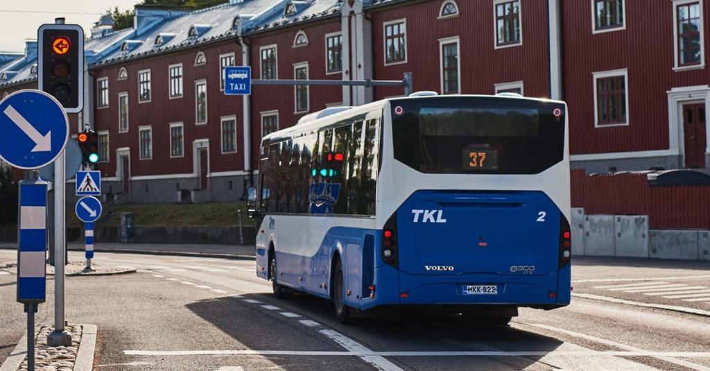 Auto parkkiin ja Nyssellä keskustaan Ratikka tulee - miten käy bussireittien? Niihaman liityntäpysäköintialueen virallista avajaispäivää vietettiin syyskuun lopussa auton vapaapäivänä.