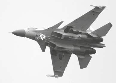 PERUSLUKEMIA ilma-aseesta na vuoteen 2015 mennessä. Su-34 on suunniteltu täsmäaseiskuihin vahvasti puolustettuihin kohteisiin kaikissa sääolosuhteissa päivisin ja öisin.