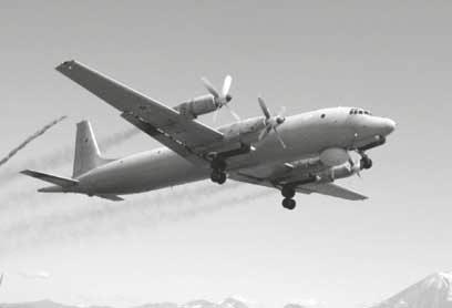 Venäjän Pohjoisen Laivaston Il-38N sukellusveneen torjuntakone ( RIA Novosti, Vitali Anikov) Ka-52 helikopteri ( RIA Novosti, Vitali Ankov) missa Kaukotoimintailmavoimien strategisissa lentojoukoissa.