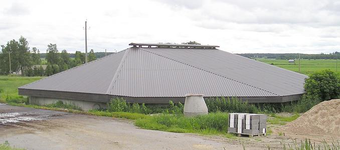 Kattaminen Vesien pääsy lietesäiliöön Sademäärä 650 mm/v, haihdunta noin puolet Sadevesille varataan 300 mm korkeudesta 2000 m3 säiliössä