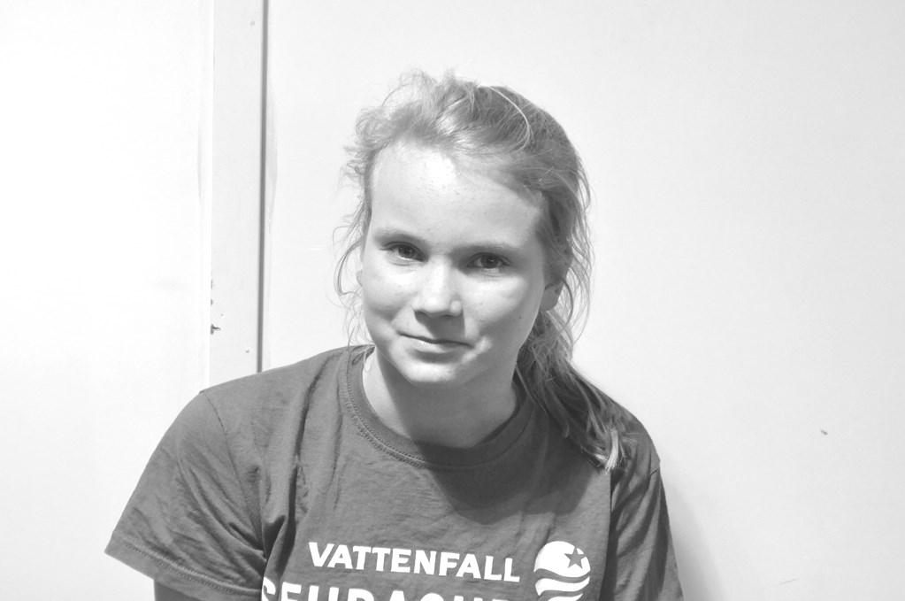 Urheilijahaastattelut Urheilijahaastattelussa on haastateltu eri ikäryhmien urheilijoita. Heiltä kysyttiin seuraavia asioita: RYHMÄ 1. Nimi? 2. Ikä? 3. Miten aloitit yleisurheilun harrastamisen? 4.