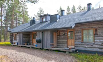 Welhoniemi MODERNI Welhoniemi sijaitsee luonnonkauniilla paikalla Äkäslompolojärven rannassa.