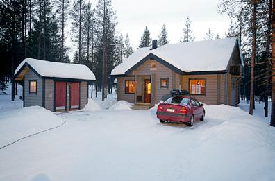 Kuusi hiihtäjänuorukaista Raumalta, keski-ikä 59, vuotta. Hiihdimme yhteensä noin 00 km, parketilla vähän vähemmän. Hurjimmat nousivat Pirunkurun.