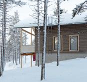 Äkäslompolojärven läheisyydessä Nilivaarassa. Ulkoilureitit aivan vieressä.
