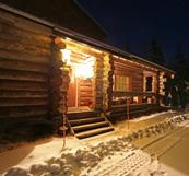 OMA RAUHA Viihtyisä, uniikki ja hyvin varusteltu, kokonaan kelohonkainen paritalon