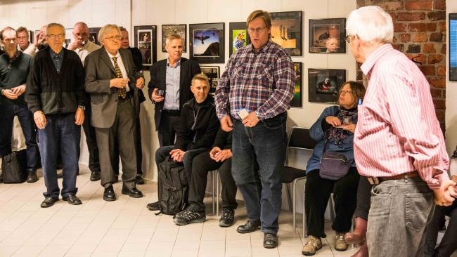 Tilaisuutta isännöi seuran varapuheen Vastaavalla tavalla vuosikymmeniksi sitoutu johtaja Hannu Lehto. neita toimihenkilöitä tuskin nykymaailmassa enää kovin monia löytyy.