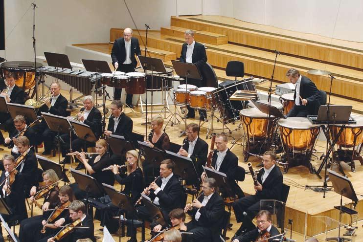 I VARSINAINEN TOIMINTA I.1 KONSERTTITOIMINTA Kaupunginorkesteri soittaa vuosittain 100 000 kuulijalle keskimäärin 80 konsertissa.