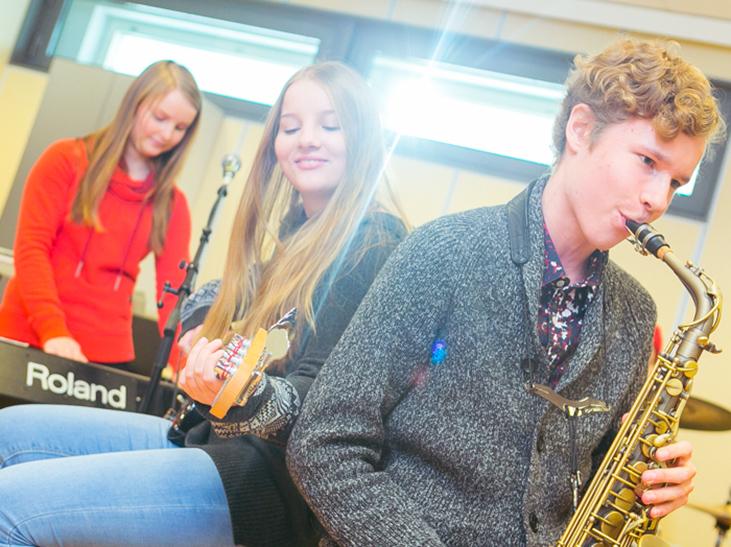 Musiikkilinja Keski-Suomen ainoa musiikkilinja, valitaan 30 opiskelijaa vuodessa Aktiivisesti musiikkia harrastaville ja musiikkialan jatkoopintoihin