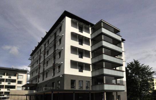 31(57) 5.1.2 Ulkopuoliset varjostukset ja rakennuksen suuntaus Auringonsuojajärjestelmiä on saatavilla useita erilaisia.