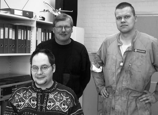 KUVA: JUHA HYYTIÄ Finnairissa on vuden alusta lähtien toiminut työsuojeluvaltuutettuna Eero Markkanen (keskellä) ja varavaltuutettuina Pasi Puharinen (vasemmalla) ja Kalle Koivsto.