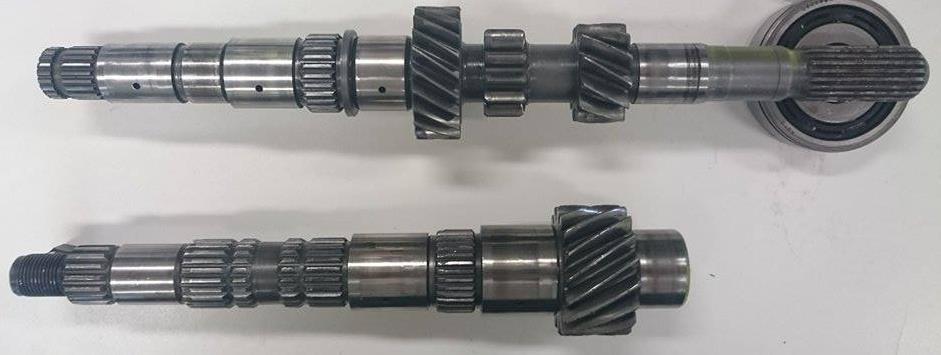 1 Akselien suunnittelu Alkuperäiset akselit ovat paksuudeltaan ohuimmillaan 22 mm ja 25 mm,