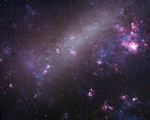 Suuri Magellanin pilvi (LMC) Suuri Magellanin pilvi peittää noin 15 x13 asteen alueen taivaalla ja sen pisin akseli on noin 14 kpc. LMC:n kirkkaus on noin 10% Linnunradan kirkkaudesta.