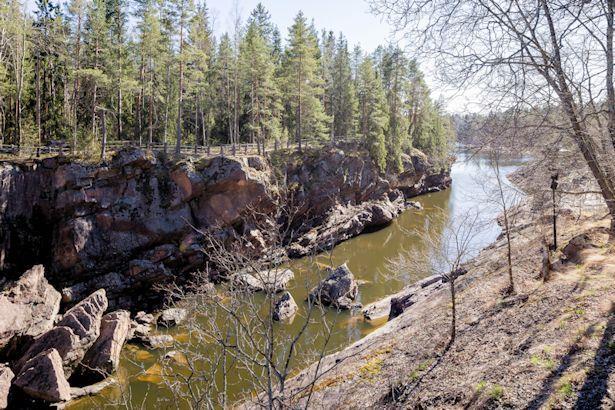 Kruununpuisto Kaavamuutosalueen pohjoispuolella sijaitsee Suomen vanhin luonnonsuojelualue Kruununpuisto, Alueen matkailu alkoi 1780-luvulla, jolloin koskesta mainittiin ensi kerran