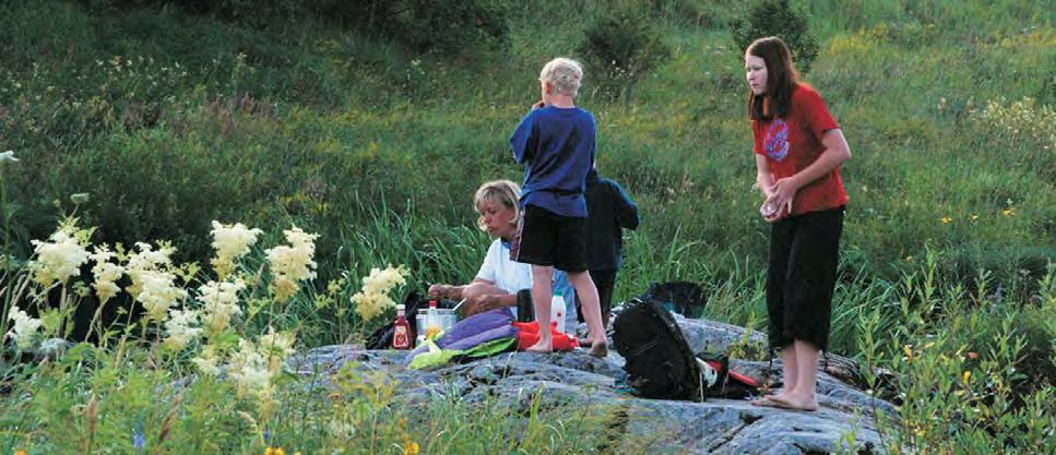 Retkelle Aurajokilaaksoon Tämä opas esittelee luonnonympäristöltään tai kulttuurihistorialtaan merkittäviä Aurajokilaakson kohteita, joihin on toteutettu polkuja ja opasteita.